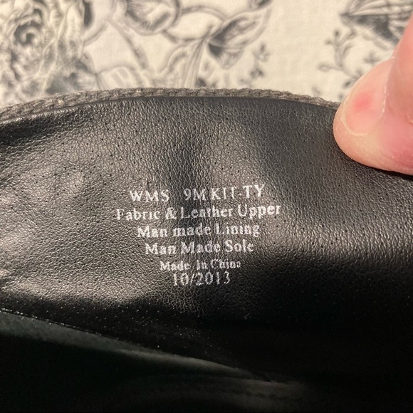 KENNETH COLE Reaction Sz 9 Fabric Leather 3.5” Stacked Heel Ankle  Booties - Picture 7 of 13